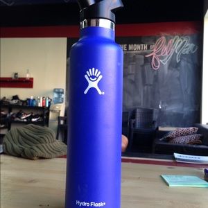 24oz hydro flask with sport cap.